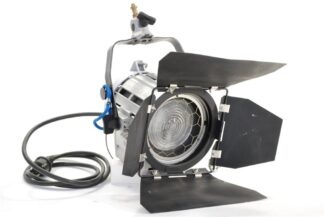 Arri 650 Stufenlinsenscheinwerfer, silber