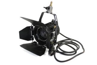Arri 300 Stufenlinsenscheinwerfer, schwarz